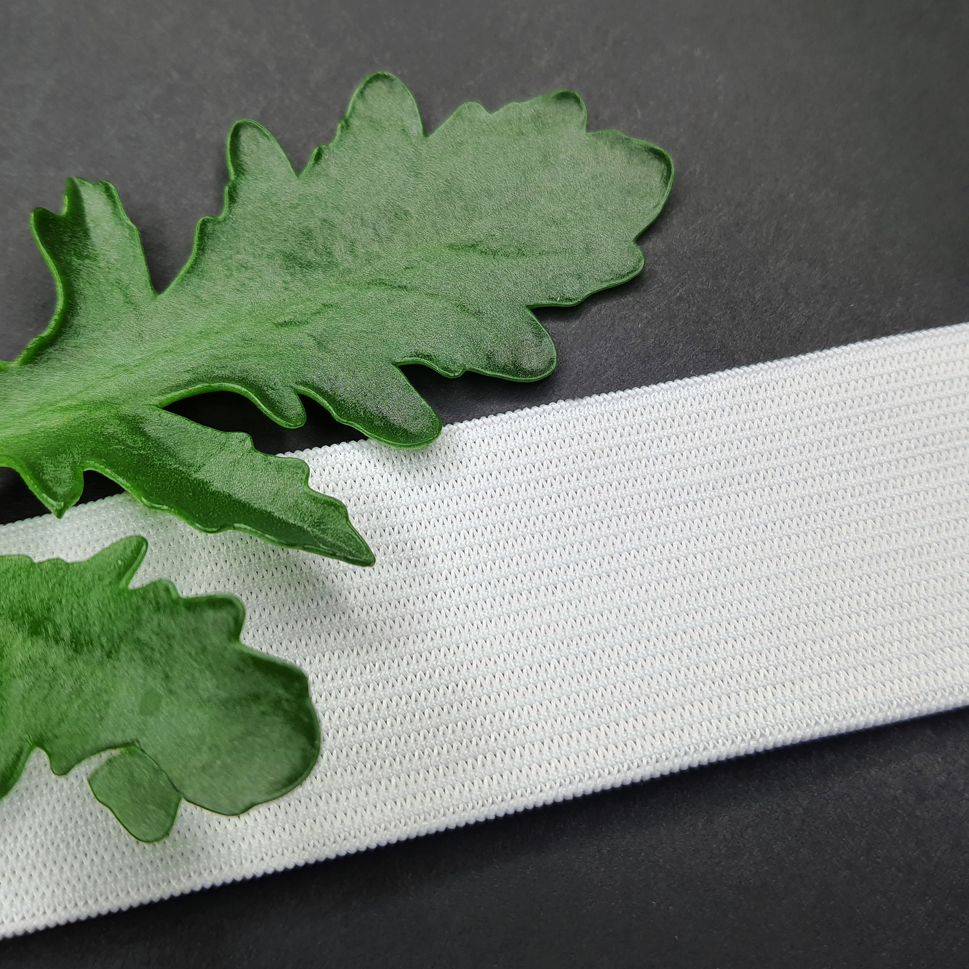 Тесьма эластичная вязаная белая (35мм)