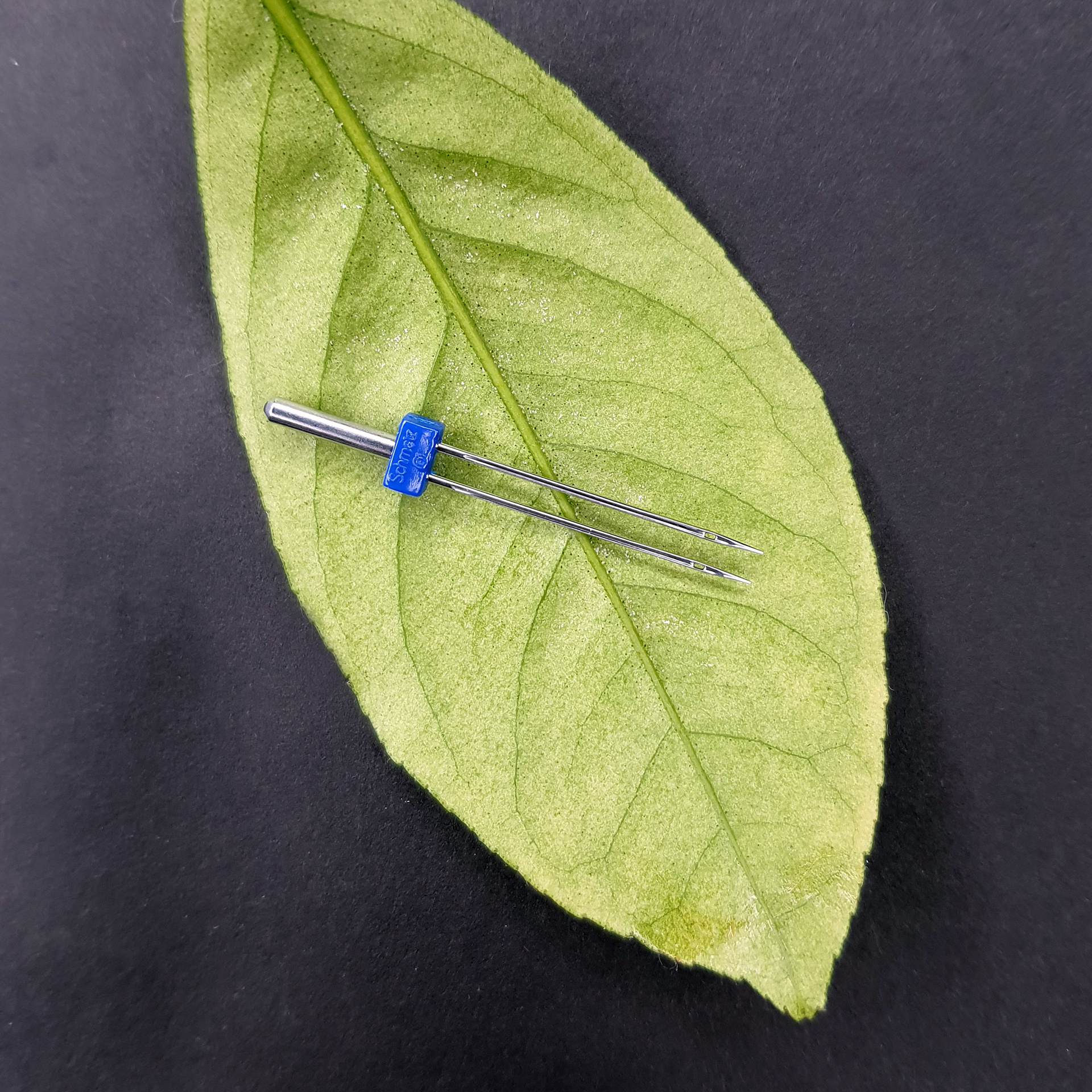 Игла двойная стретч SCHMETZ TWIN STRETCH 130/705 H-S ZWI №75/2.5 (1 шт.)